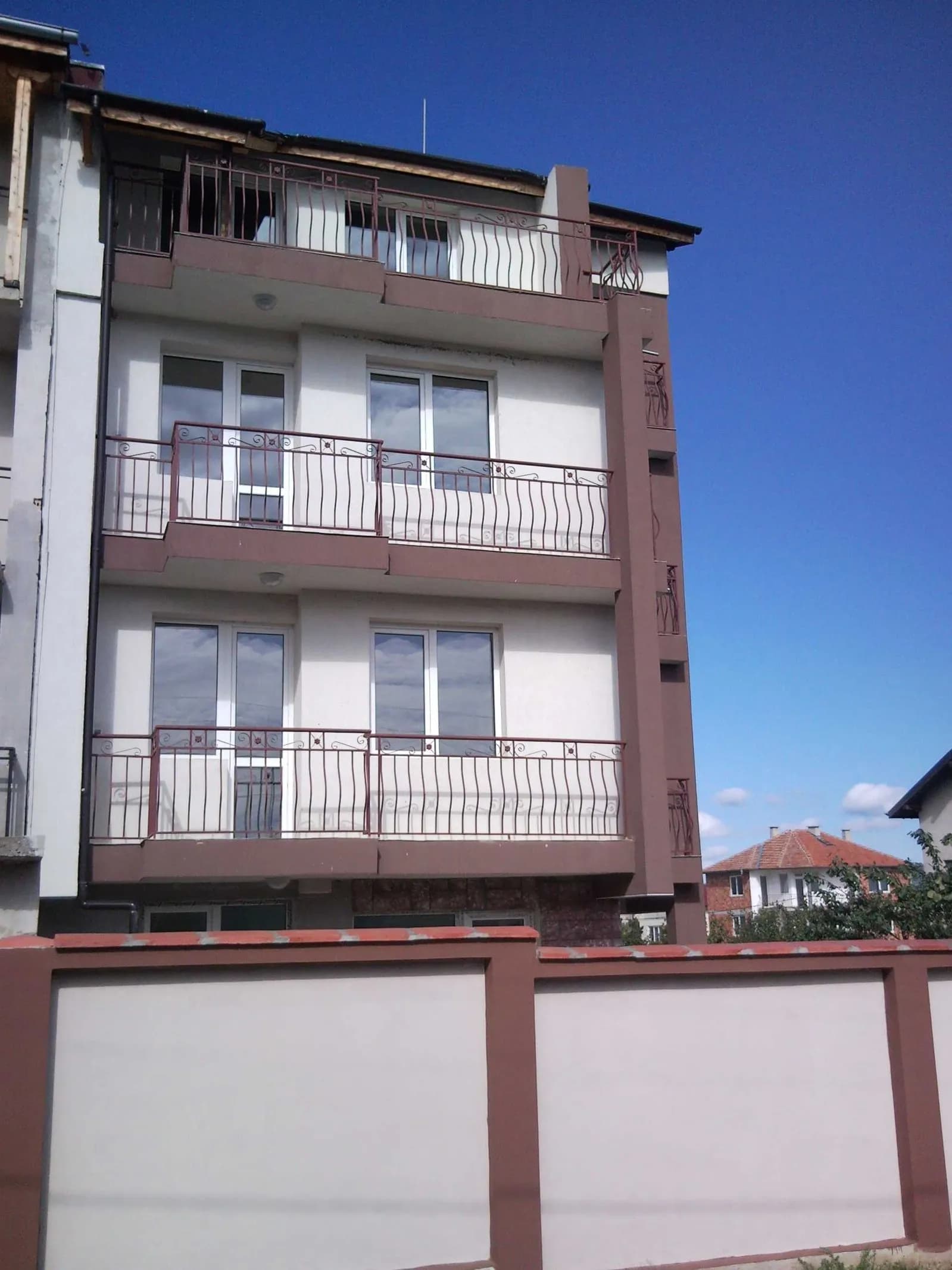 Tınkovo Köyünde Bina
