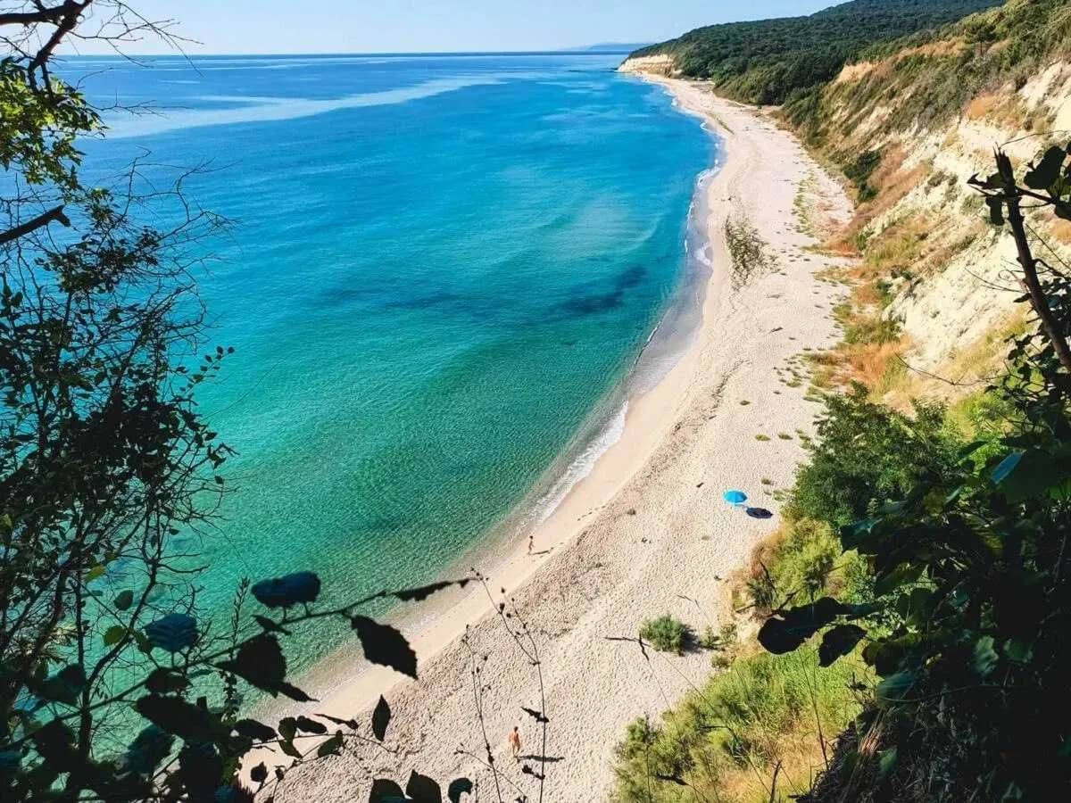 Varna'da (Fiçoza) Deniz Manzaralı Arsa 1,75 Dönüm