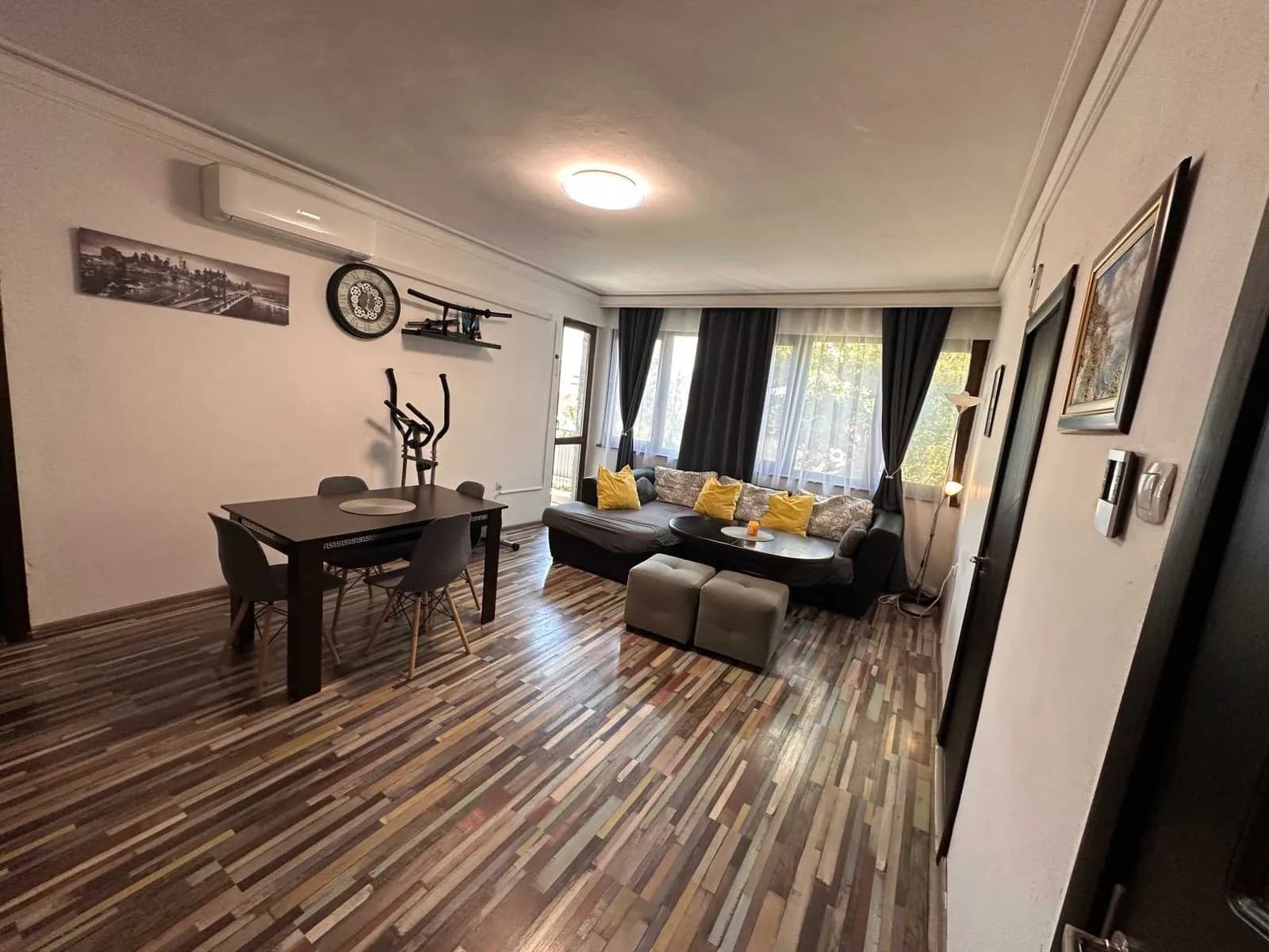 Sahibinden Satılık - Plovdiv Şehir Merkezinde İdeal Konumda Üç Odalı Daire