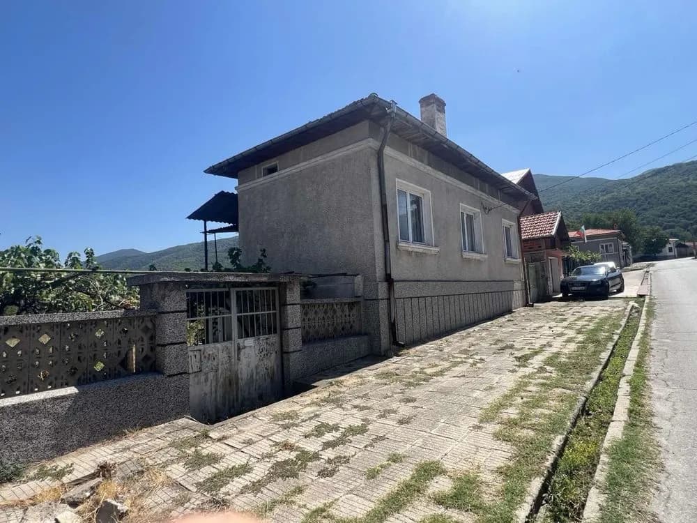 Pazardzhik İlinde Simeonovets Köyünde Satılık Ev