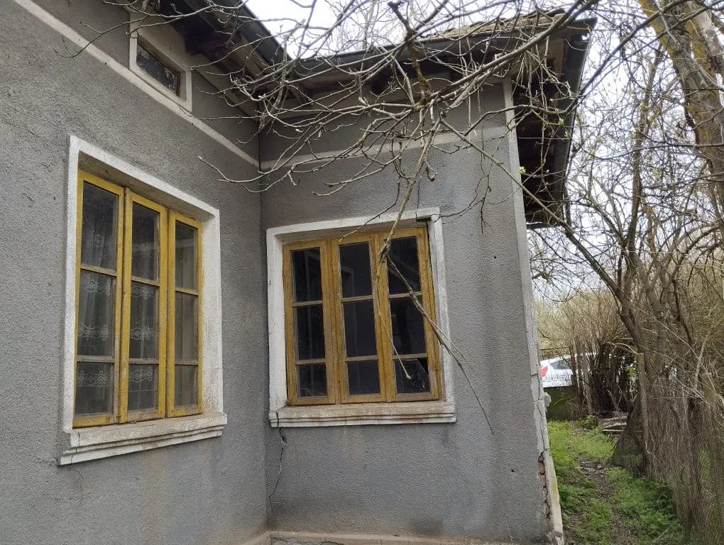 Potansiyelli Ev: 2,7 Dönümlük Bahçesi ve Kuyusu Olan Sağlam Ev - Rosen Köyü