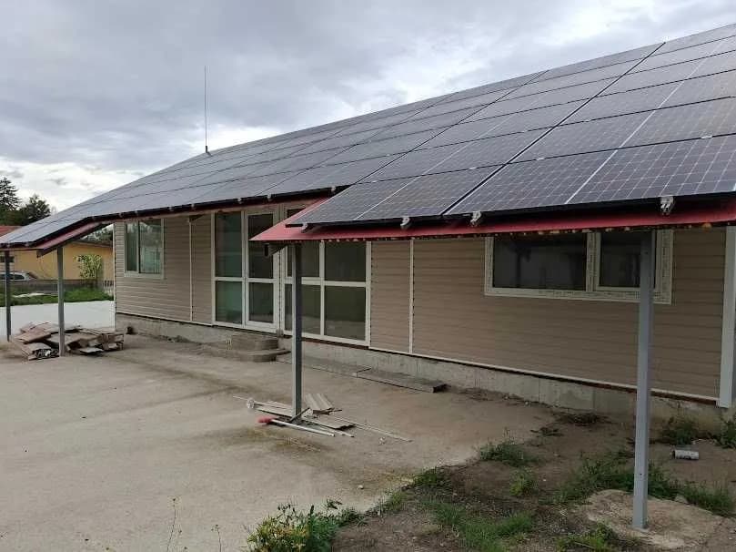 Tutrakantsı Köyü'nde Ev ve Arazi - 15 kW Çalışan Güneş Enerji Sistemi