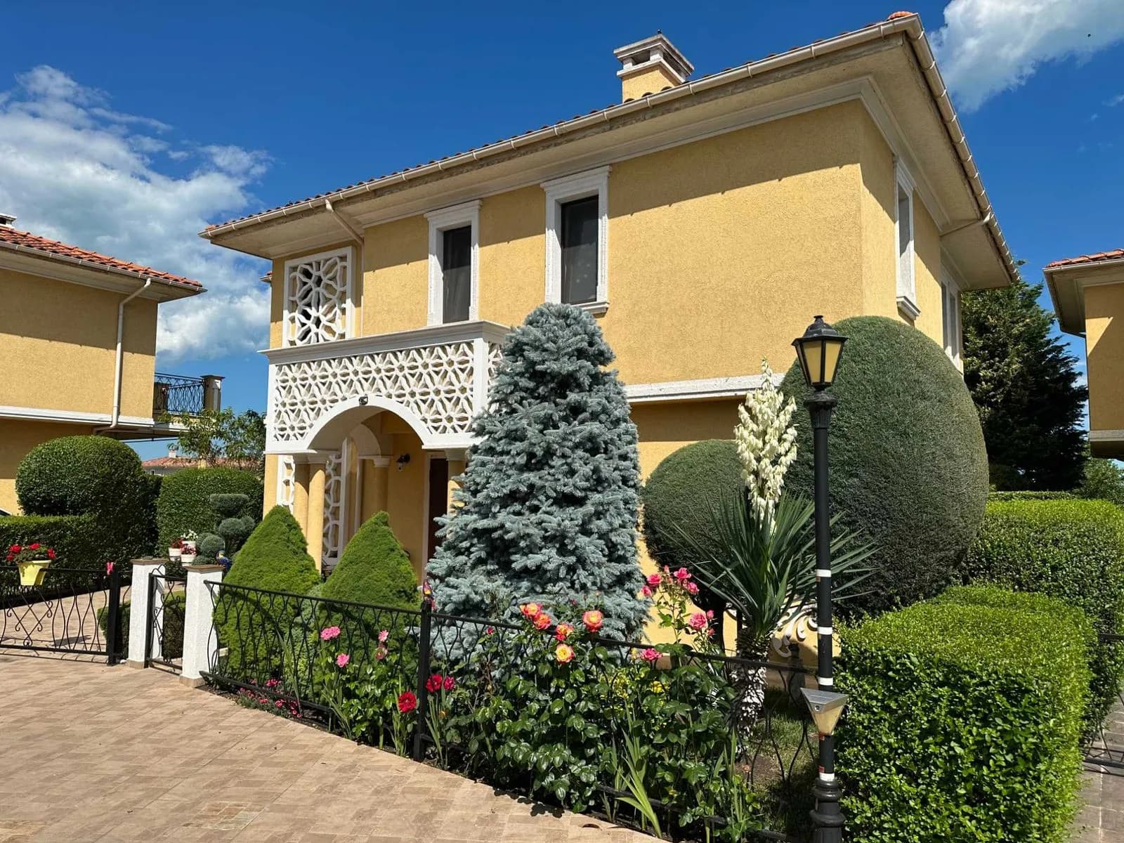 Deniz Kenarında Satılık Villa