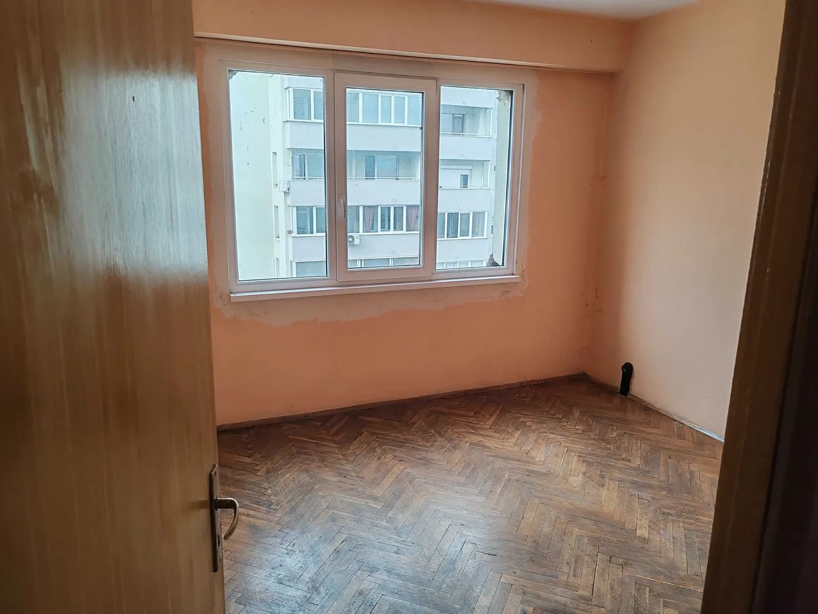 Petriç'te İki Odalı Apartman