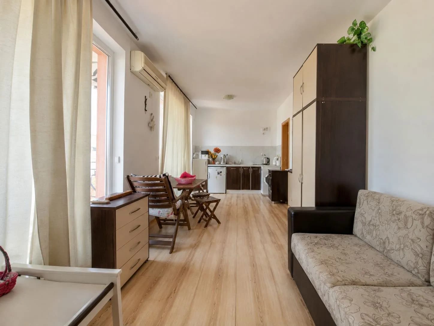 Sunny Day 6 Sunçev Brijeg'de Satılık Mobilyalı Studio 40 m² İki Teraslı