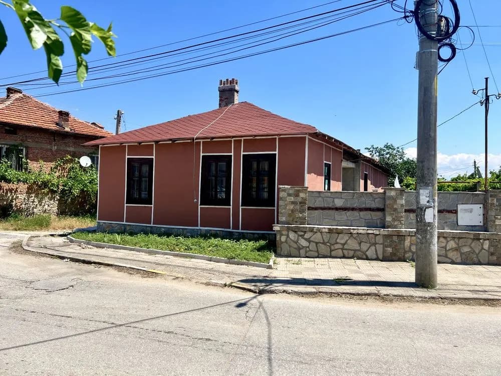 Geniş bahçe ve meyve bahçesi olan ev, Menenköy merkezinde
