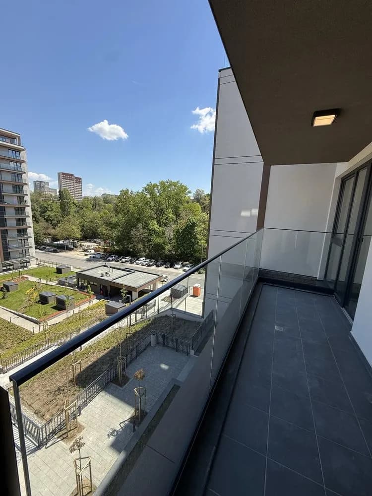 Krasno Selo Metro Yakınında 2+1 Daire Komisyonsuz