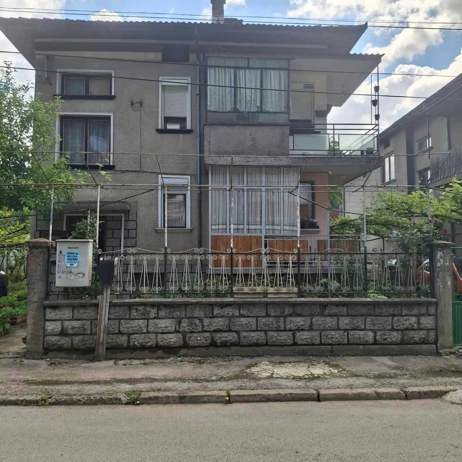 Troyan'da Ev İkinci Katı Satılık