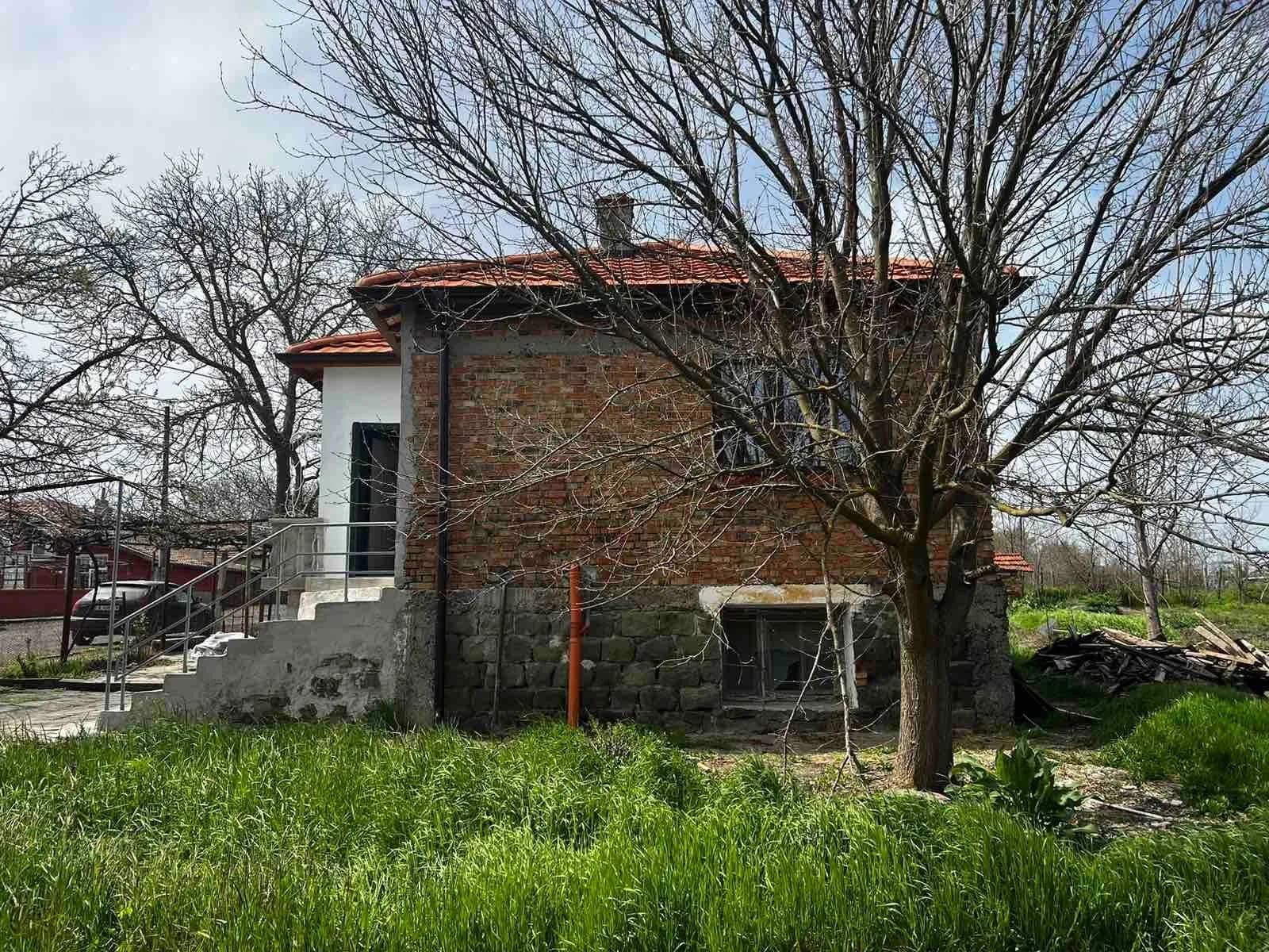 İki Katlı Bahçeli Ev Livada Köyünde, Burgas Yakınında