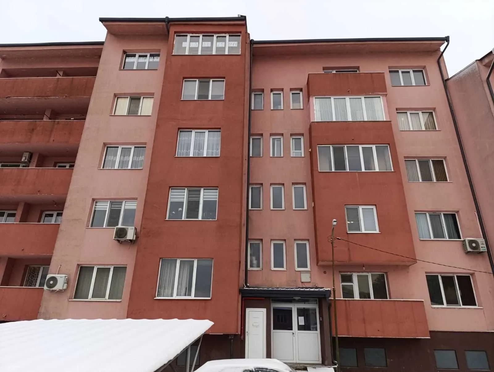 Sahibinden - Aydınlık, sıcak, yeniden tadilat edilmiş binada asansörlü daire