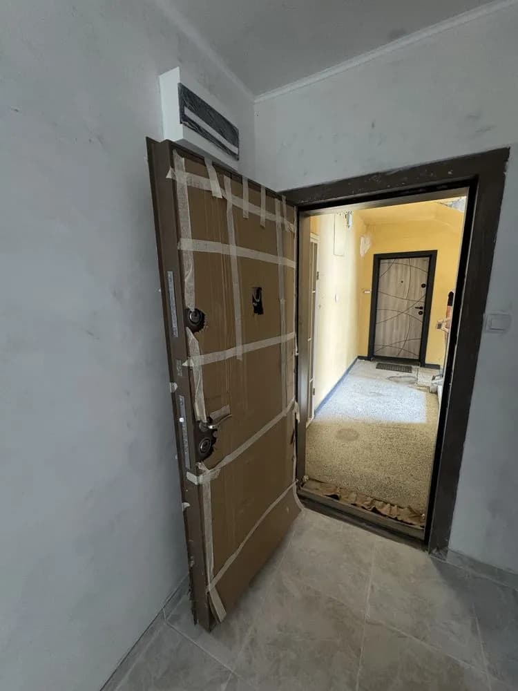 Asenovgrad'da Garajlı Geniş Üç/Dört Odalı Daire