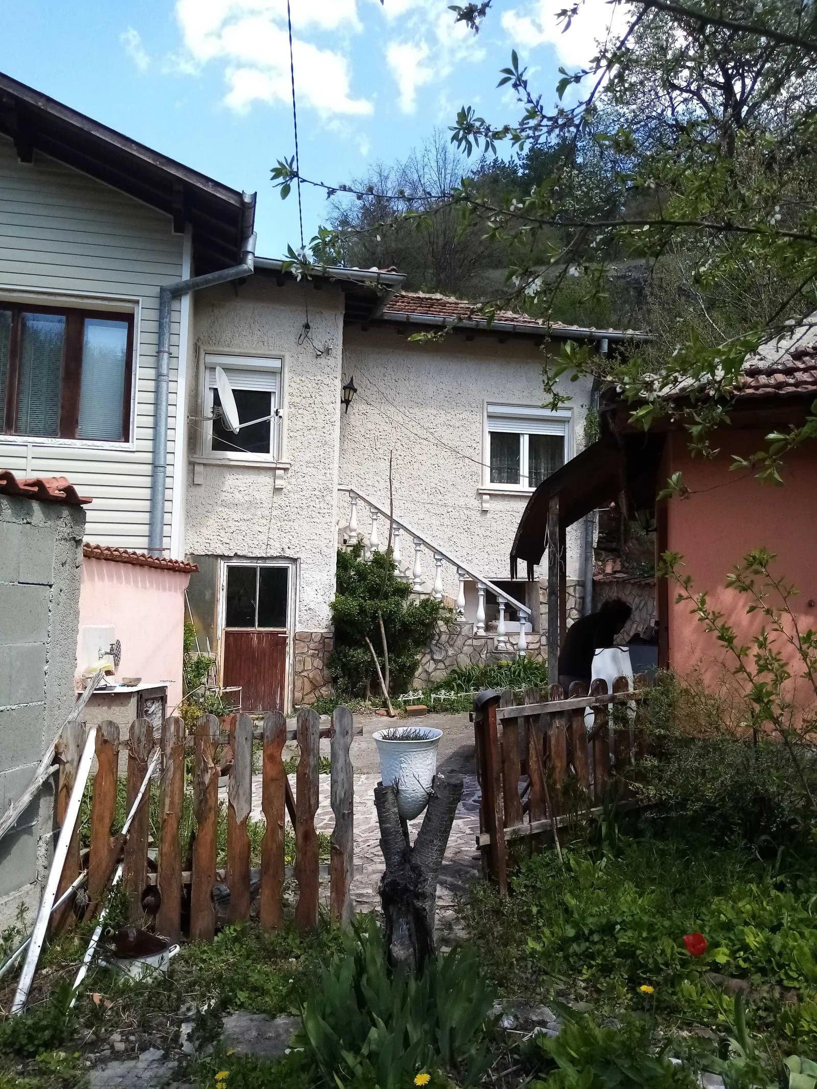Golema Rakovitsa köyünde ev satılıyor