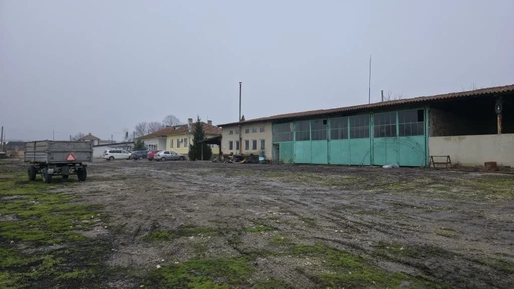 İşletme İş yerini - Tarımsal Çiftlik. Ofis, Depo, Atölye, Hangar
