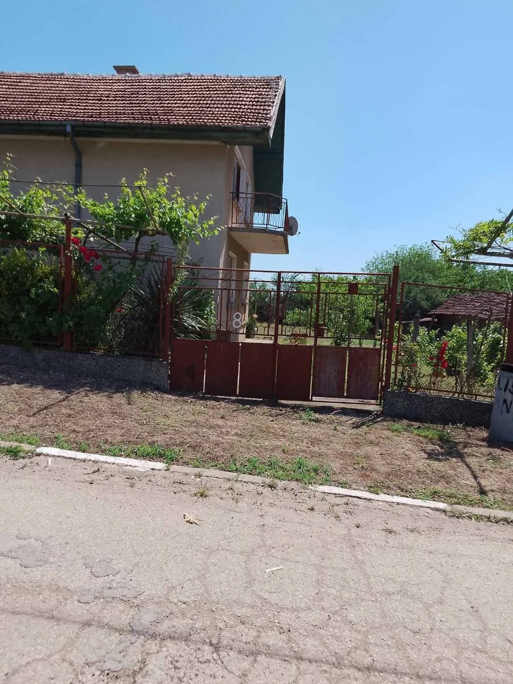 Boychinovtsi Yakınında İki Katlı Ev