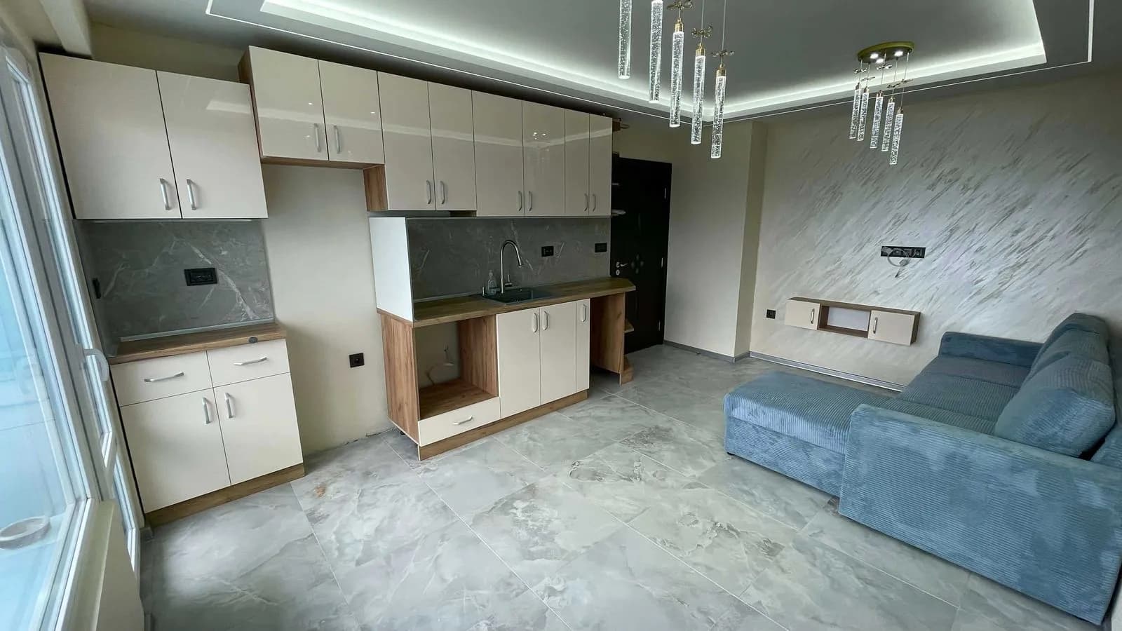 Levski Mahallesi'nde İki Odalı Deniz Manzaralı Daire