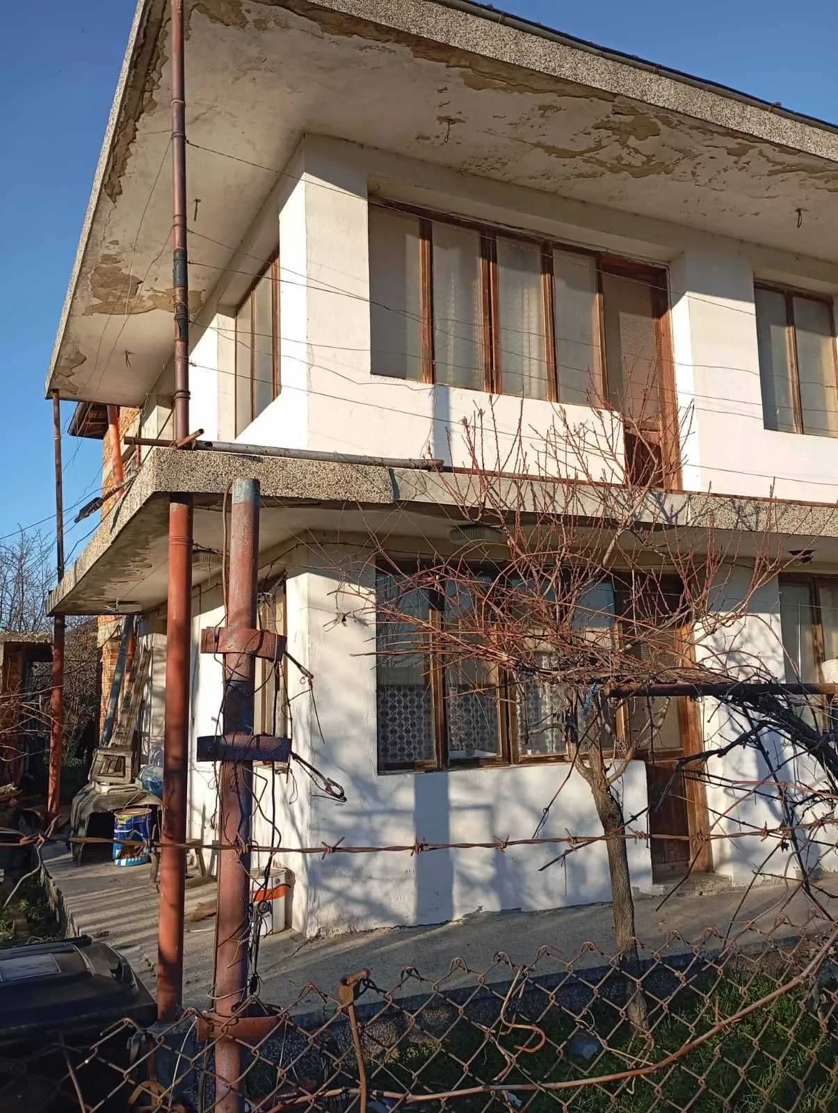 İki Katlı Ev