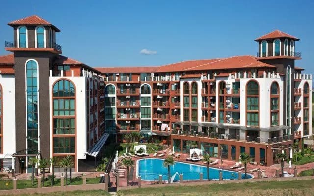 Şato Del Marina Kompleksinde Sahibinden 1 Yatak Odalı Daire. 1. Hat
