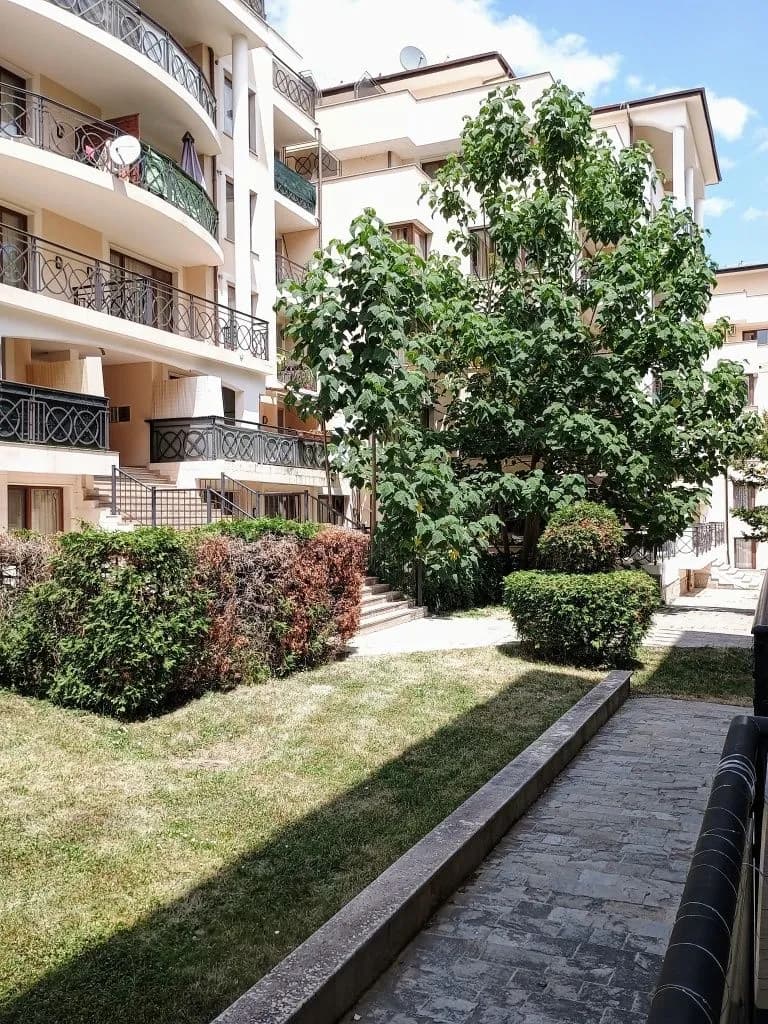 Altın Kumsal'da Kapalı Komplekste 2+1 Daire Satılıyor