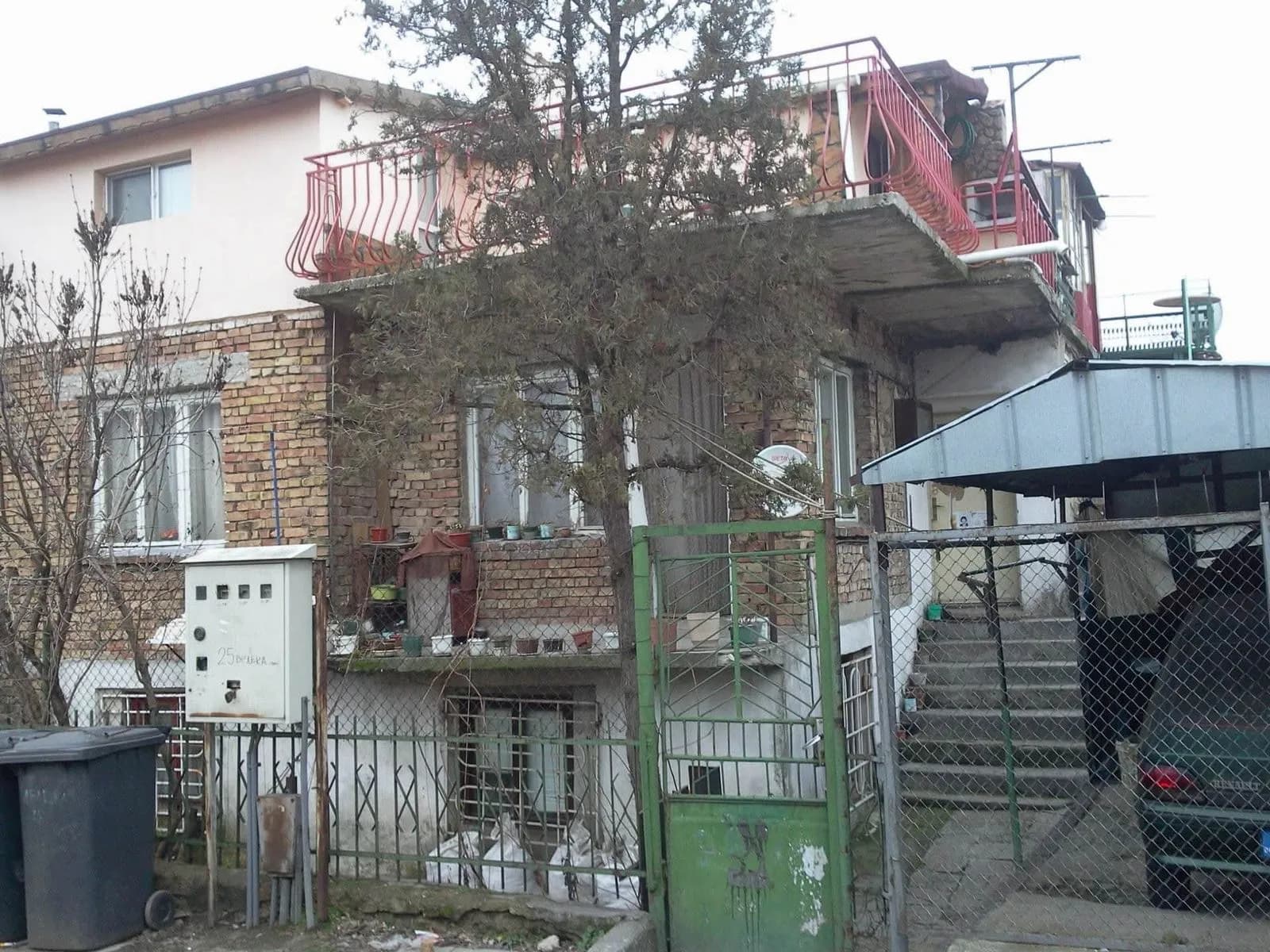 Üç Katlı Ev Satılıyor Zemin Kat Plus