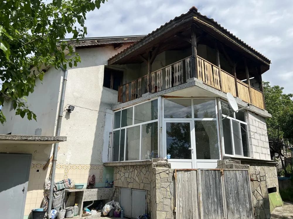 Velikan Köyünde Ev