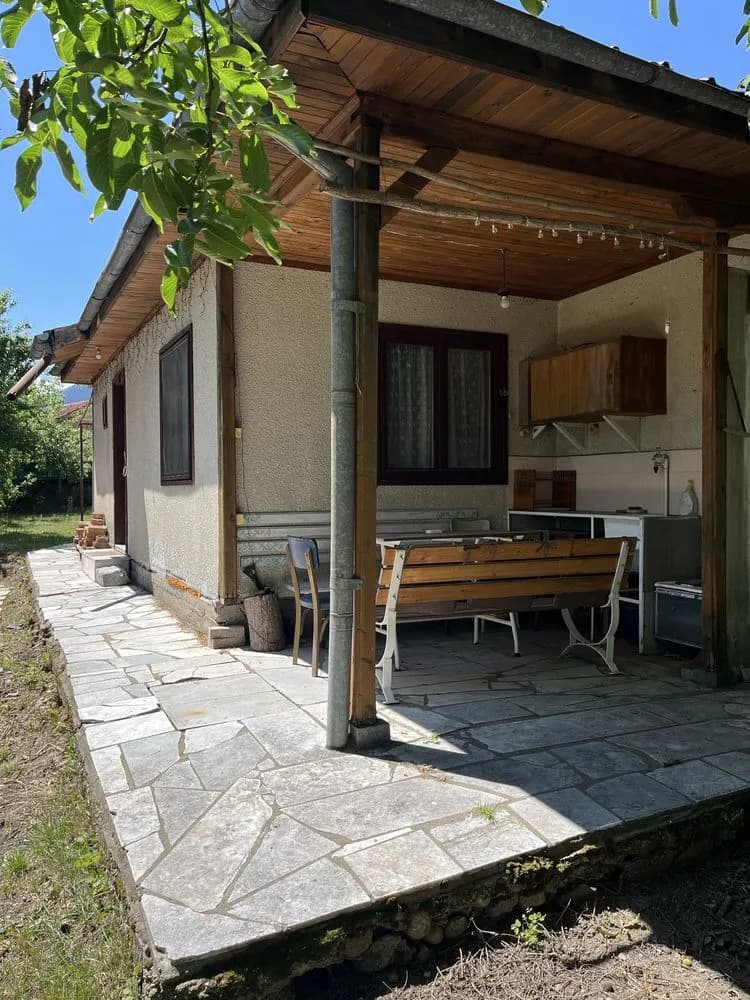 Dolna Banya'da Küçük Ev