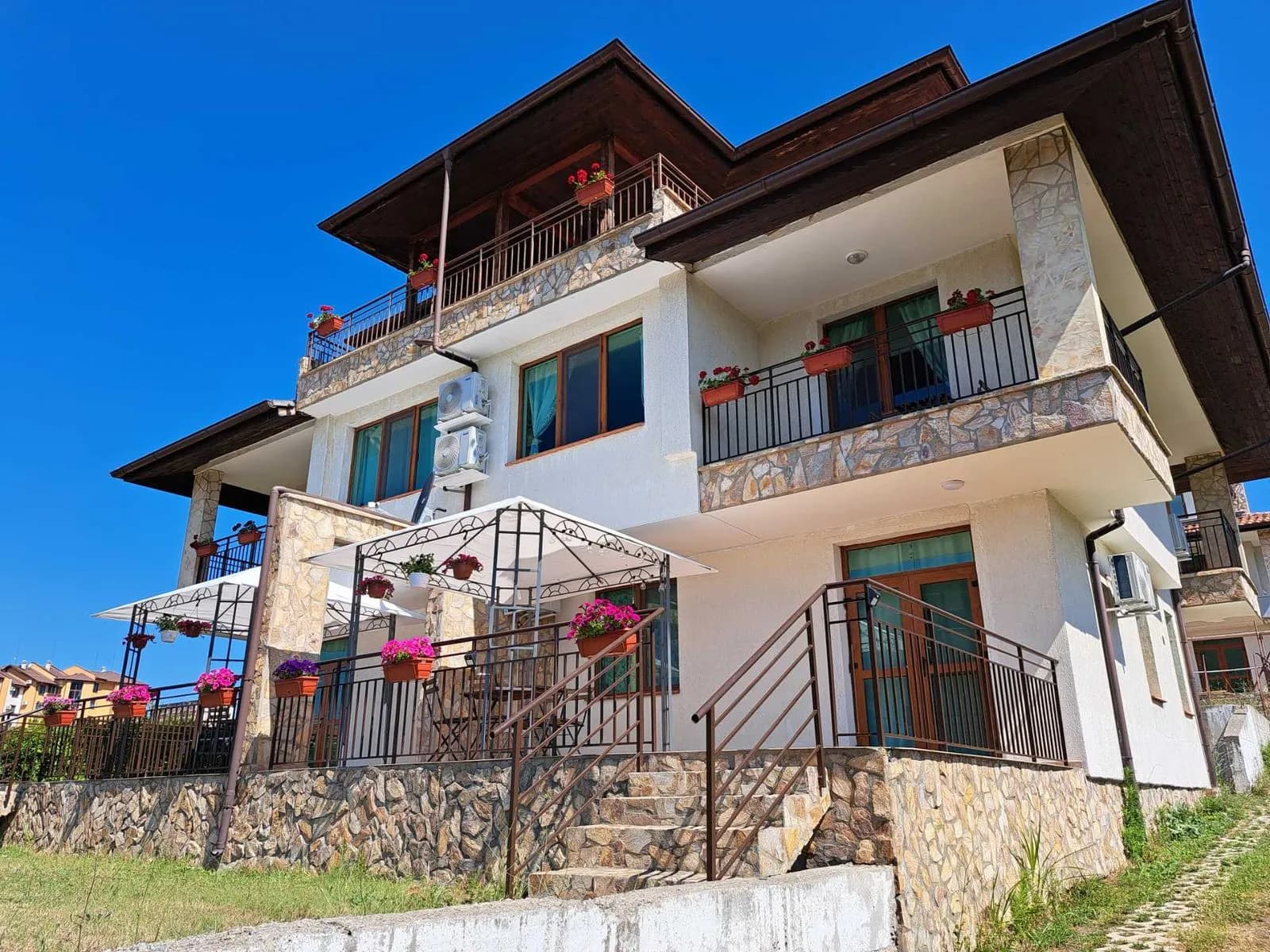 Sveti Vlas'ta Kanıtlanmış Geliri Olan Butik Misafir Evi