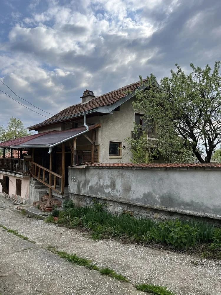 Çift Katlı Masif Ev Bahçe ile