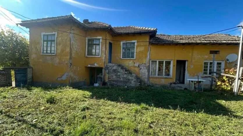 Fotovoltaik Panelli İki Katlı Ev