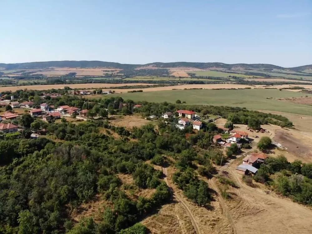 Yablanitsa'da Satılık Arsa (1390 m²)