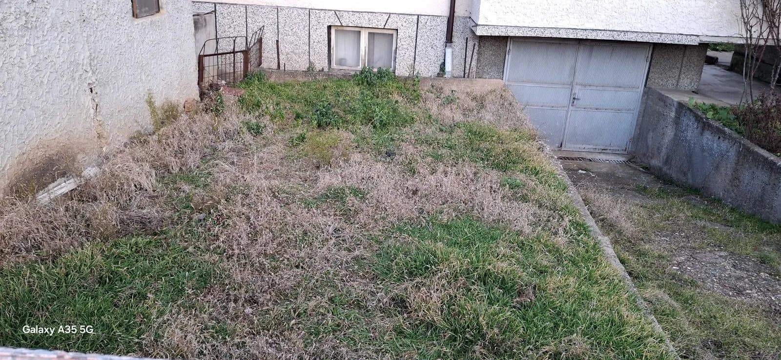 Kalipetovo Köyünde İki Katlı Bloktaki İkinci Katı Satılıyor