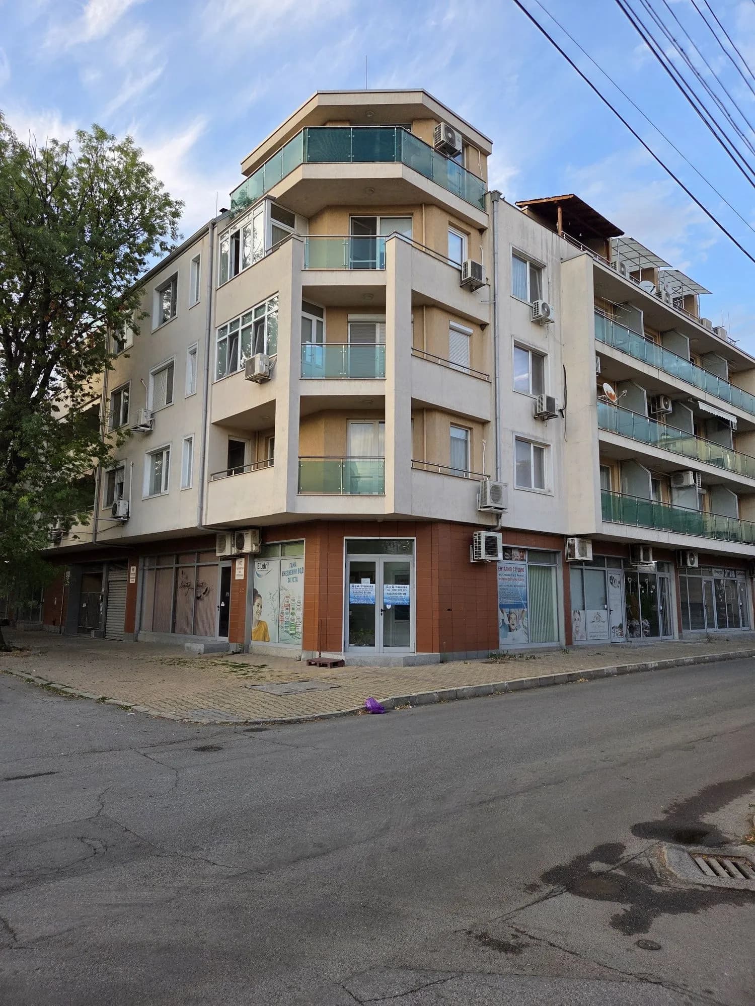 Nova Zagora Merkezi'nde Yeraltı Garajlı Daire Satılıyor