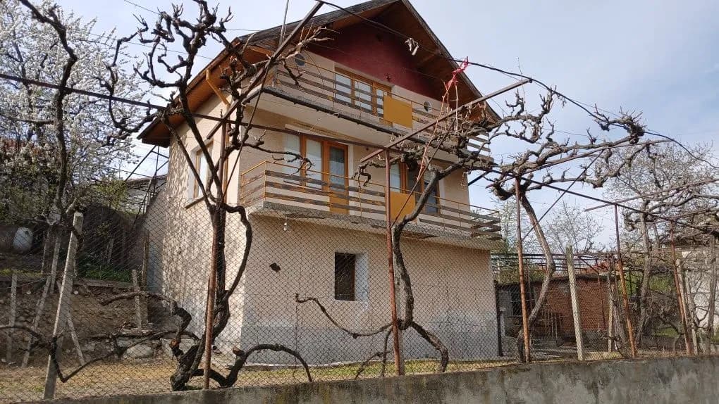 Badino Köyünde Ev